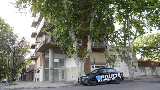 Investigan la muerte de un gendarme en su departamento de Echesortu