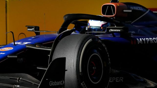 El Williams de Franco Colapinto, en primer plano en Bakú. Gran octavo puesto en su segunda carrera de Fórmula Uno.