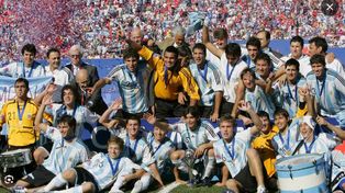 Fideo Di María y Ever Banega integraron el plantel argentino sub-20 campeón en Canadá 2007.