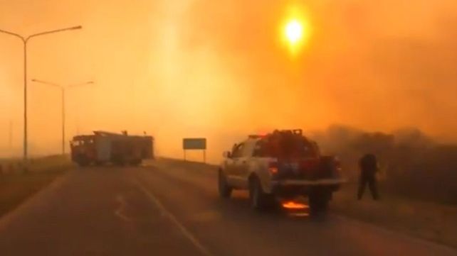 Tránsito asistido en el túnel y RN168 por los incendios y el humo