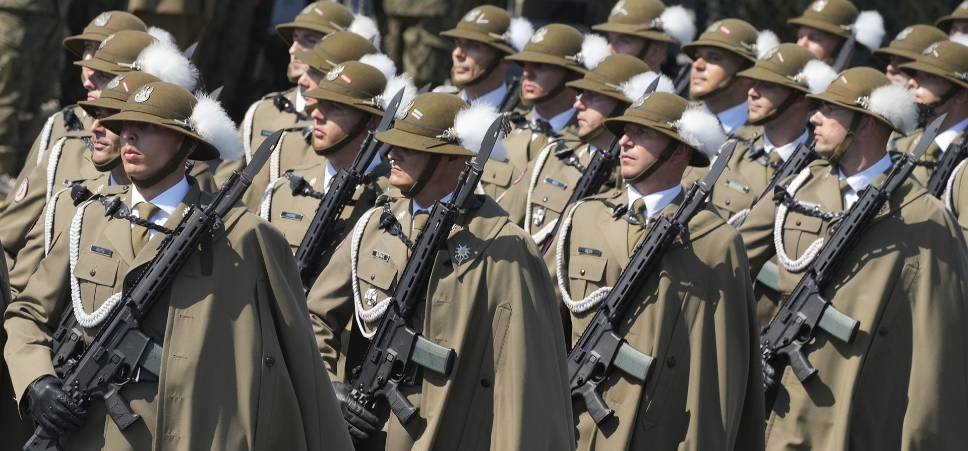 Soldados polacos participan en el desfile militar durante el Día de las Fuerzas Armadas de Polonia en Varsovia, Polonia, el viernes 15 de agosto de 2025. (Foto AP/Czarek Sokolowski) Soldados polacos participan en el desfile militar durante el Día de las Fuerzas Armadas de Polonia en Varsovia, Polonia, el viernes 15 de agosto de 2025. (Foto AP/Czarek Sokolowski)