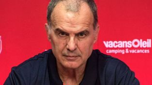 La triste imagen de Bielsa que da la vuelta al mundo