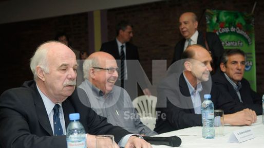 Casamiquela, con Perotti, entregó aportes a productores regionales