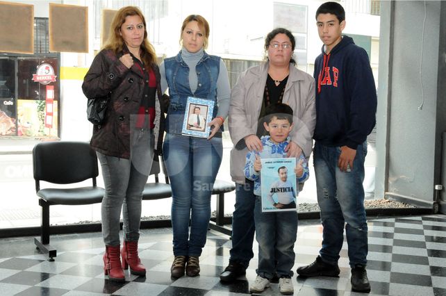 Los familiares del taxista