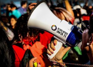 Habrá colectivos gratis para marchar contra la violencia de género este lunes