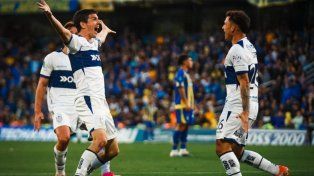Gimnasia dio el golpe y se lo ganó sobre el final a Rosario Central en Arroyito