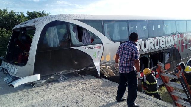 Tragedia de Villaguay: Testigo afirmó que el micro desvió directo al puente