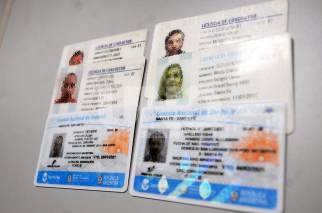 Cayó una banda que se dedicaba a falsear licencias de conducir Cayó una banda que se dedicaba a falsear licencias de conducir