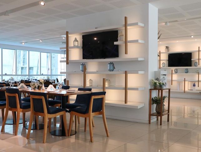 El salón de eventos para 80 personas que se puede combinar con el rooftop para celebraciones especiales.