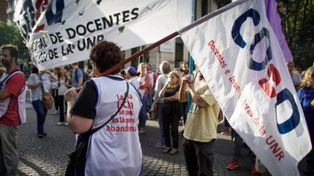 Docentes universitarios rosarinos analizan si levantan o confirman el paro de la semana próxima