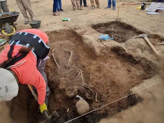 Turistas hallaron en la laguna de Melincué restos óseos de antiguas comunidades originarias