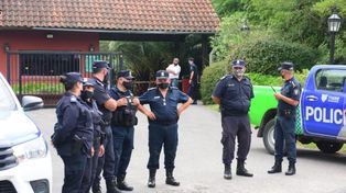 Allanaron la casa de un allegado a Maradona que estuvo en el country el día de la muerte del Diez