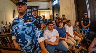 Máximo Thomsen, Ciro Pertossi, Enzo Comelli, Matías Benicelli, Luciano Pertossi, Ayrton Viollaz y Lucas Pertossi regresaron el lunes por la noche a la Alcaidía del penal de Melchor Romero, donde cumplieron la prisión preventiva por el crimen de Fernando Báez Sosa.