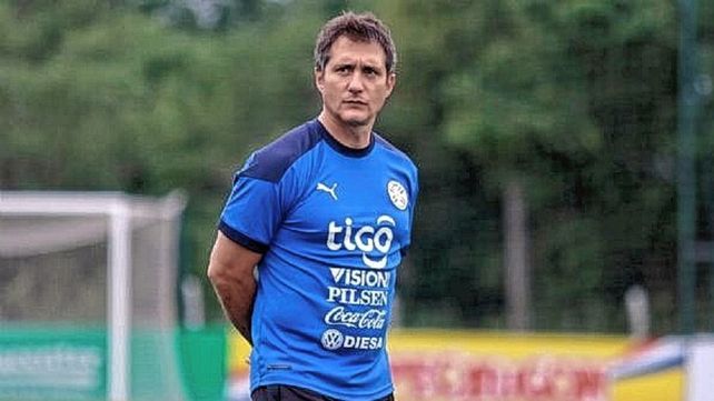 Guillermo Barros Schelotto recibió un llamado de Vélez para ser el nuevo entrenador.