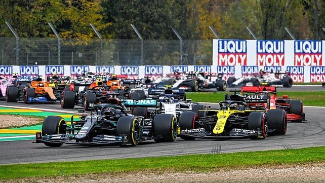 Lewis Hamilton intentará sumar un nuevo triunfo en el GP de Imola. 