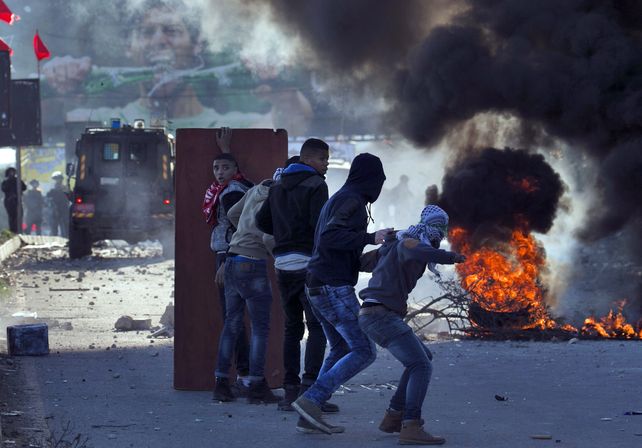 Dos palestinos muertos tras el día de furia por el anuncio de Trump sobre Jerusalén