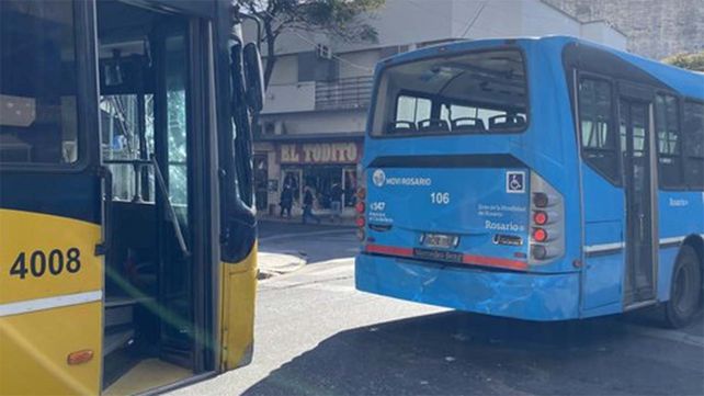 Choque de colectivos en pleno centro rosarino.&nbsp;