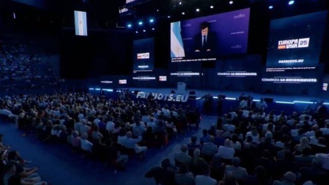 Milei participó por video de un acto de Vox en Madrid y homenajeó a Charlie Kirk