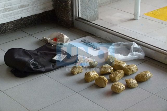 Secuestran casi tres kilos de cocaína en la terminal de colectivos de Santa Fe