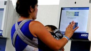 El gobierno anunció un plus para beneficiarios de la AUH: abonará unos 12 mil pesos por grupo familiar