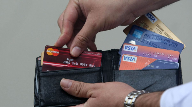 Las deudas de las familias siguen complicando la economía. 