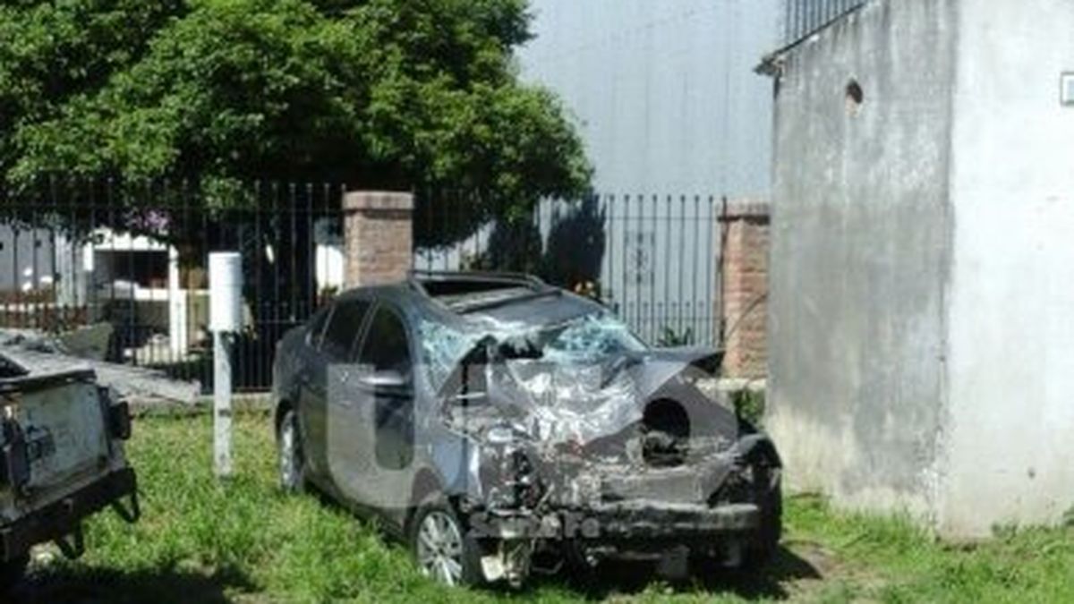 Dos chicos murieron en un choque frontal entre una moto y un auto en la ...