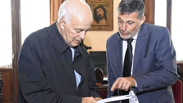 Reunión. El rector de la Uader visitó a monseñor Puiggari para organizar la propuesta que conjuga arte y un mensaje de paz.