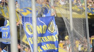 No respetamos a nadie, el mensaje que apareció en una bandera en el paravalanchas de Rosario Central.&nbsp;