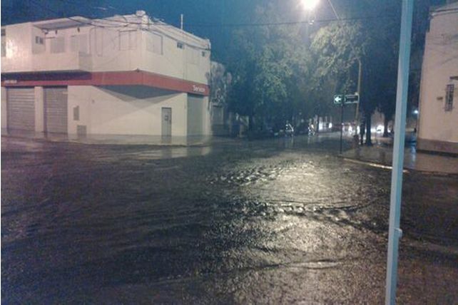 Diluvio en Santa Fe: cayeron 185mm y se suspendieron las clases