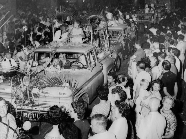 Desfile de comparsas del 2° Carnaval Internacional de Rosario_Col. Gestión Municipal Daniel Gorni. 1962. ROSARIO_Archivo Fotográfico Museo de la Ciudad