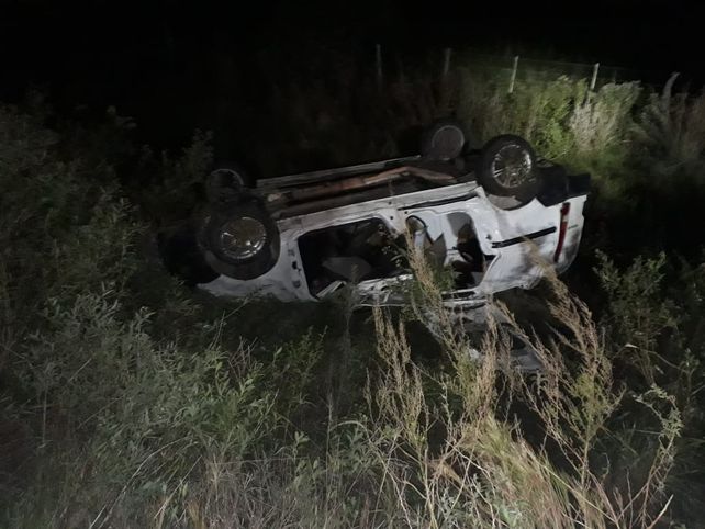 Despiste, vuelco y muerte en la Autovía Artigas
