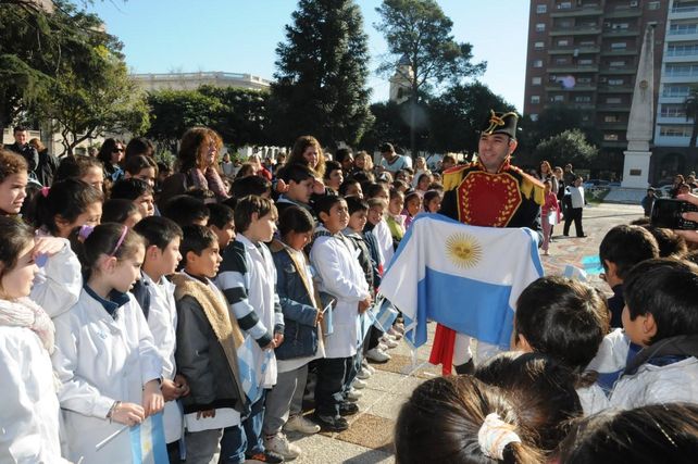 Alumnos de 4° grado de Santa Fe juraron lealtad a la bandera
