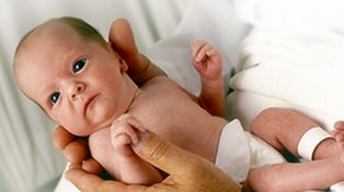 Las madres fumadoras tienen bebés más pequeños
