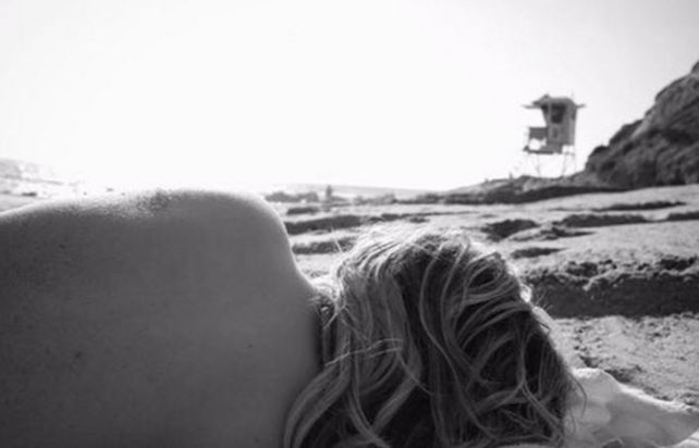 Chloe Grace Moretz publica foto suya en topless