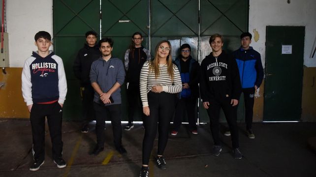 Diseñaron una bicicleta ecológica que tritura plástico para el reciclado