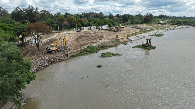 Terraplén Garello: el Gobierno Provincial ejecuta trabajos para frenar la erosión y fortalecer el sistema de defensas&nbsp;