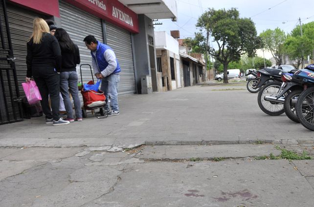 esquina sangrienta. Alberto fue asesinado en Grandoli y Esteban de Luca. Le tiran a cualquiera