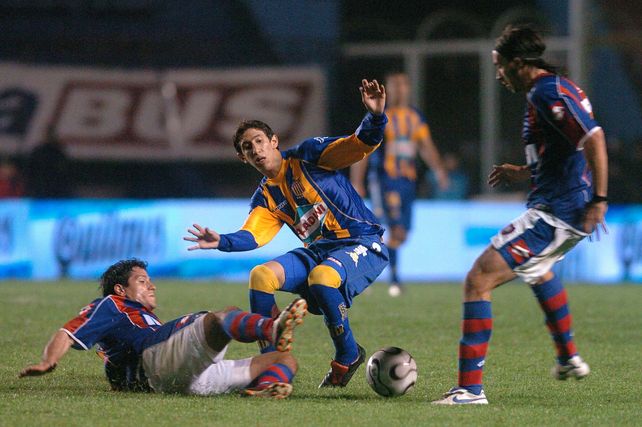Angel Di María con la camiseta de Central, en uno de los pocos partidos que jugó en Arroyito.