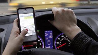 Apple creó un sistema que impide mandar mensajes de texto al volante de un auto