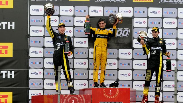 El podio del TC 2000 que cerró el espectáculo en el CVE.&nbsp;