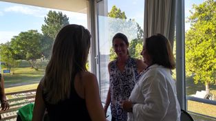 Una pequeña charla informal antes de la presentación oficial.&nbsp;