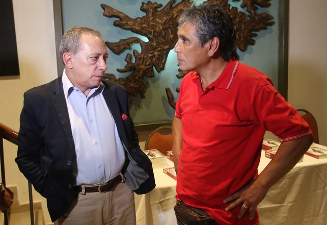 El libro de Carlos Monzón llegó a Mendoza