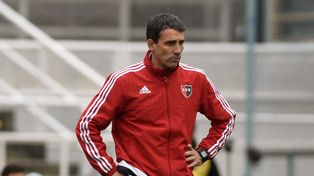 Juan Pablo Vojvoda, en la época en que fue director técnico interino de Newells.