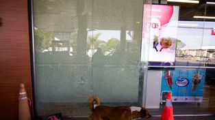 Balearon una estación de servicio y dejaron un mensaje para Di María