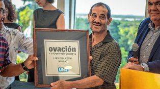 Del Agua, junto al Premio Ovación.