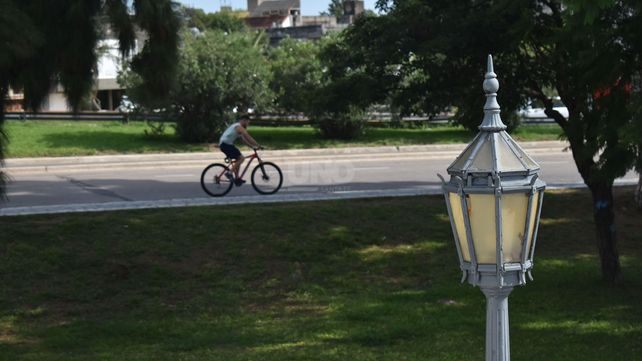 Martes de sol y con algo de viento en la ciudad de Santa Fe