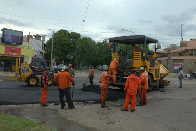 Obra. Ya se repavimentaron más de 2.000 metros de la avenida.
