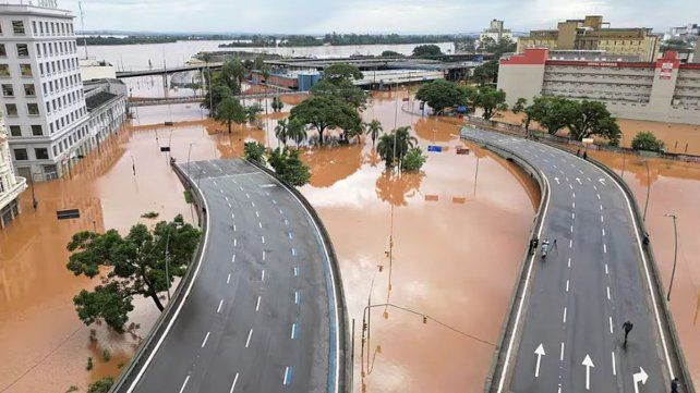 Luiz Inácio Lula da Silva visitó Porto Alegre (Brasil) con su gabinete. Las inundaciones azotan Río Grande do Sul con 83 muertos