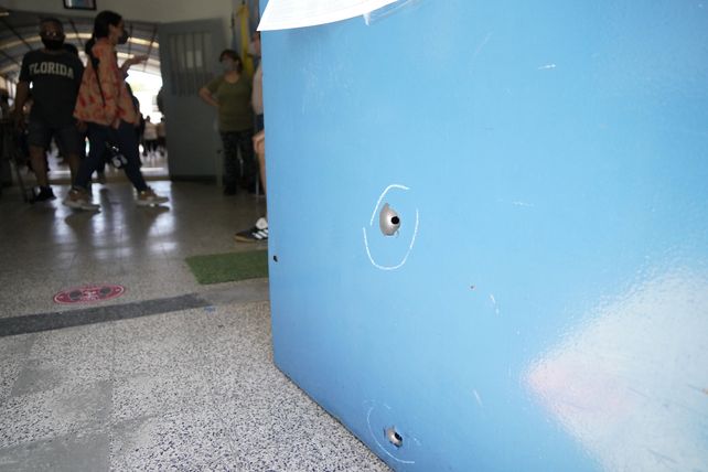 Una escuela que hoy funciona como centro de votación fue baleada durante la madrugada.&nbsp;