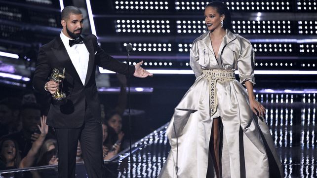 Beyoncé fue la reina de los MTV, arrasó con su talento y sensualidad en el escenario